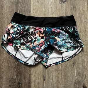 Lululemon hottie hot shorts size 6